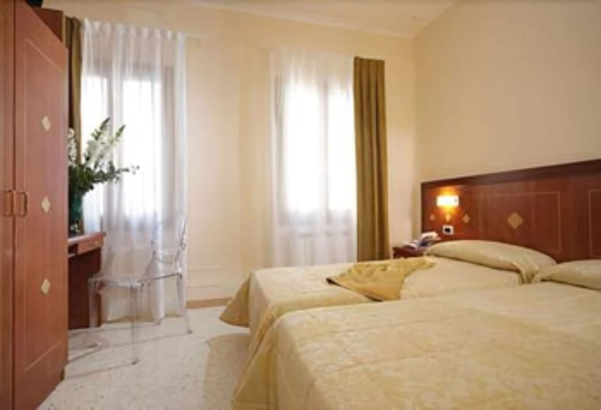 Hotel Adriatico Венеція Екстер'єр фото